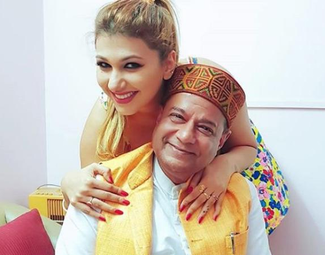 জসলিনের সঙ্গে তাঁর সম্পর্কের কারণেই বিগ বসের টিআরপি বেড়ে গিয়েছিল এক লাফে।