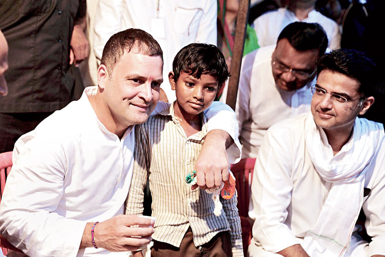 Rahul Gandhi asks modi a band leader of thiefs