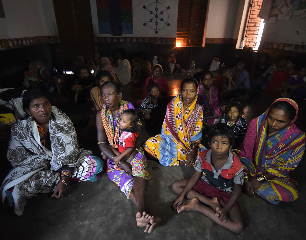 আটটি ভারত মহাসাগরীয় দেশ (উত্তর) ভারত, বাংলাদেশ, পাকিস্তান, শ্রীলঙ্কা, তাইল্যান্ড প্রত্যকেই ভারতের আবহাওয়া দফতরের (আইএমডি) কাছে আটটি নামের প্রস্তাব পাঠায় সেখান থেকেই বেছে নেওয়া হয়।