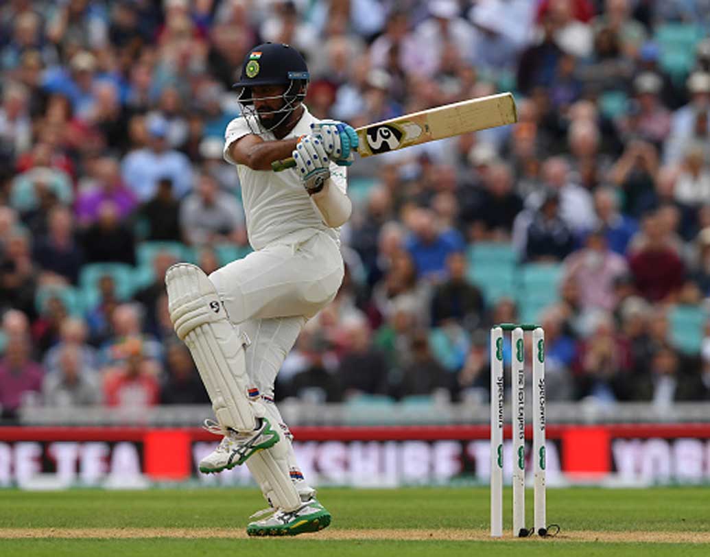 চেতেশ্বর পূজারা: ভারতীয় টেস্ট দলের অন্যতম ভরসার ক্রিকেটার। কিন্তু, ২০১০-১১ সালে যখন সুযোগ পান, তখন ভাগ্যের উপরই নির্ভর করতে হয়েছিল। সে সময় দারুণ ফর্মে ছিলেন ভিভিএস লক্ষ্মণ। কিন্তু, চোট আঘাতের কারণে দলে থাকতে পারেননি তিনি। সুযোগ পান পূজারা।