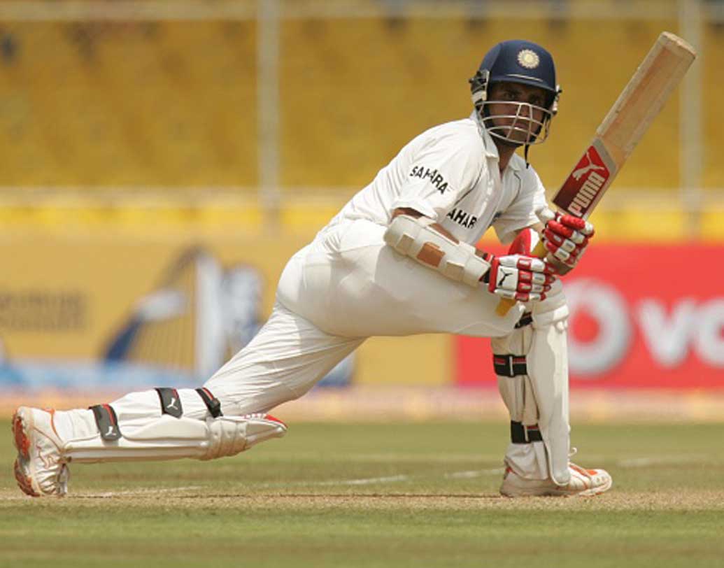 সৌরভ গঙ্গোপাধ্যায়: ভারতীয় ক্রিকেটের মহারাজ ইংল্যান্ডের বিরুদ্ধে প্রথম টেস্টে সেঞ্চুরি করেছিলেন। ১৯৯৬-তে লর্ডসে সে দিন করেছিলেন ১৩১ রান। দ্বিতীয় টেস্টেও সেঞ্চুরি করেন তিনি।