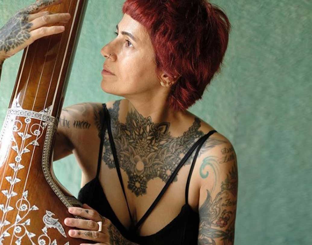 সিন্ধ্রি পরিবারে জন্ম স্বপ্নার। ছাত্রী হিসেবে তুখোড় ছিলেন। টিনএজ থেকে একাই মুম্বইতে থাকতে শুরু করেন।