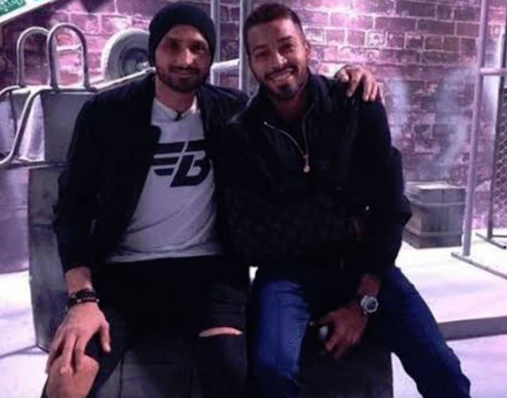 জন্মদিনে হার্দিককে শুভেচ্ছা জানিয়েছেন একাধিক ভারতীয় ক্রিকেটার। সেই তালিকায় যেমন প্রাক্তনরা ছিলেন, তেমন ছিলেন বর্তমান ভারতীয় দলের অনেক সদস্যই। নিজেদের টুইটারে হার্দিকের সঙ্গে ছবি পোস্ট করেছেন হরভজন, লোকেশ রাহুলরা।