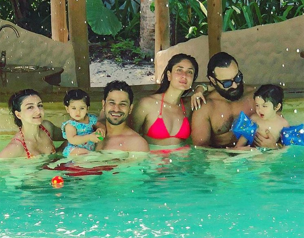 করিনার হট রেড বিকিনি আর সোহার লাল ও কমলা পোলকা ডটের বিকিনি পরা ছবিও ভাইরাল হয়েছে। তৈমুরকে নিয়ে খেলায় ব্যস্ত সইফ, রয়েছে এনায়া। পরিবারের বাকিরাও আছেন। সইফের কাঁধে হাত রেখে করিনার সেই পোজে ঘায়েল হয়েছেন অনেকেই। সেপ্টেম্বরে মলদ্বীপে বেড়াতে গিয়েছিলেন তাঁরা সপরিবারে।