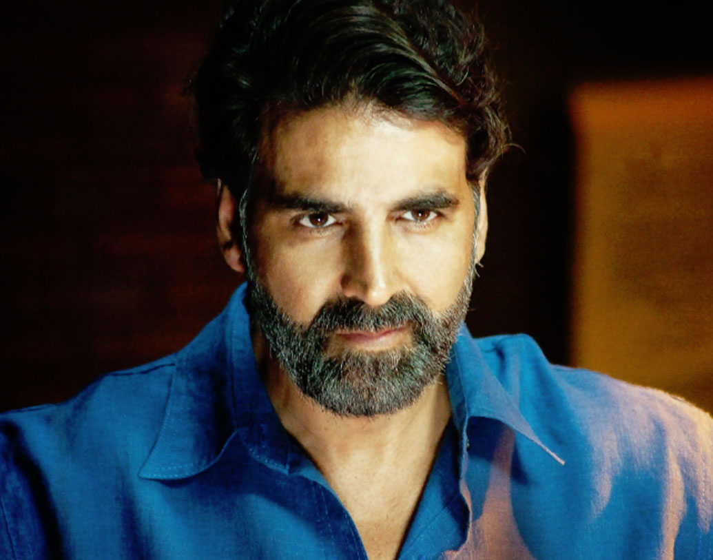 অক্ষয় কুমার- নানা পটেকরের বিরুদ্ধে তনুশ্রী দত্ত মুখ খোলার পরেও এক ফ্রেমে নানা পটেকর আর অক্ষয় কুমারকে দেখা গিয়েছিল। কিন্তু সেই অক্ষয় কুমারই পরে ‘হাউসফুল ফোর’ থেকে বেরিয়ে আসেন। কারণ, ছবির পরিচালক সাজিদ খানের বিরুদ্ধেই যৌন হেনস্থার অভিযোগ উঠেছিল।