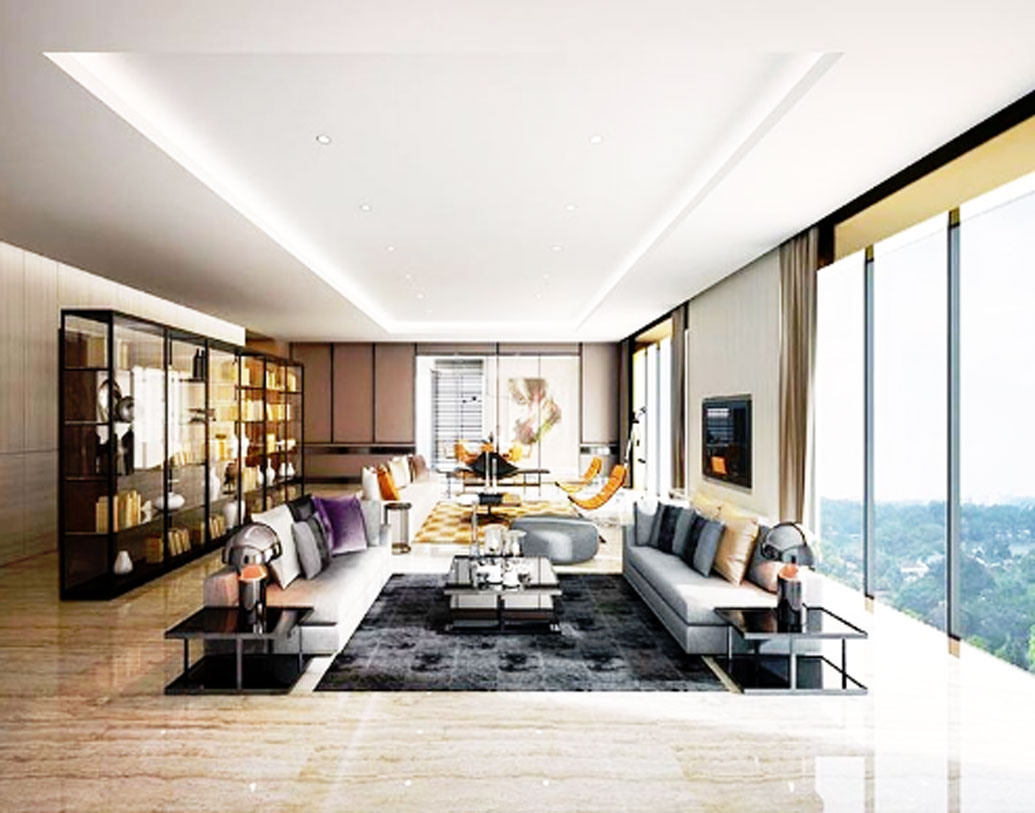 দীর্ঘদিন পরিবারের সঙ্গে কৃষ্ণা রাজ কপূরের বাড়িতেই থাকতেন রণবীর। ২০১৪ সালে মুম্বইতে বান্দ্রার কার্টার রোডে সিলভার স্যান্ডস কমপ্লেক্সে একটি ফ্ল্যাট ভাড়া নেন রণবীর। শোনা যায়, এই ফ্ল্যাটেই রণবীরের তৎকালীন প্রেমিকা ক্যাটরিনার সঙ্গে লিভ ইনও করতেন রণবীর।