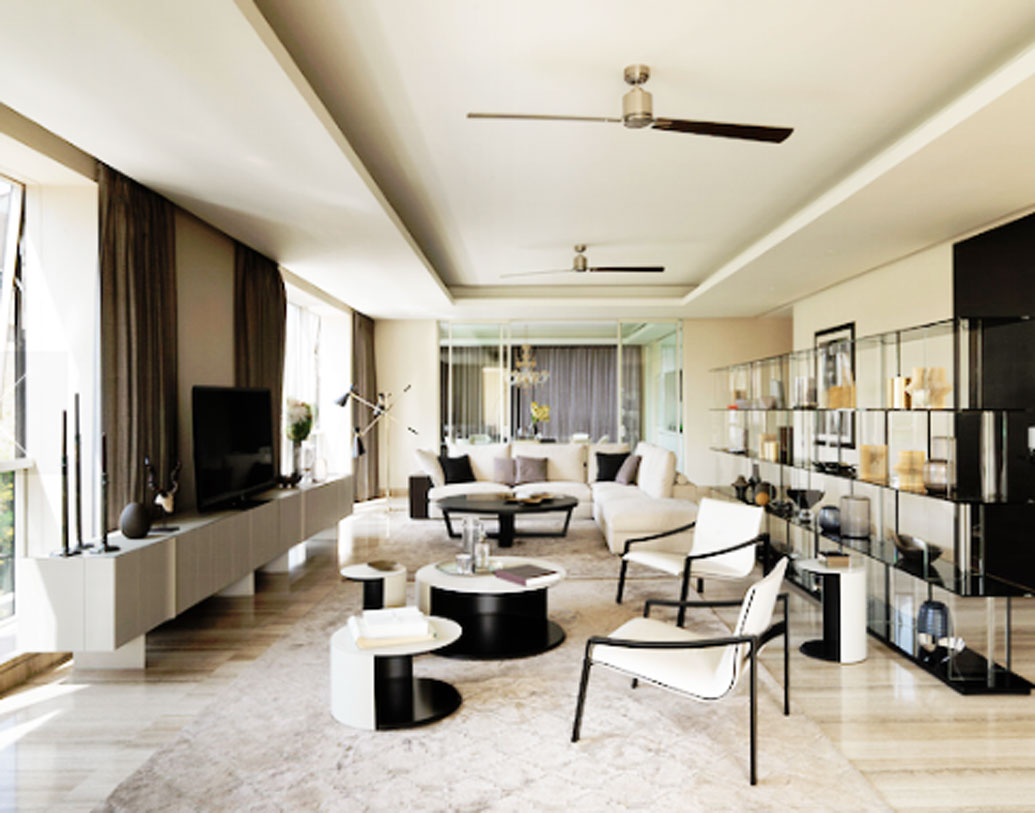 ট্রাম্প টাওয়ারে প্রত্যেকটি ফ্ল্যাটের ইন্টিরিয়ার ডিজাইন করেছেন ইতালিয়ান আর্কিটেক্ট ম্যাট্টেও নুনজাইতি। রণবীরের ফ্ল্যাটের ইন্টিরিয়রও করেছেন ওই নুনজাইতিই।