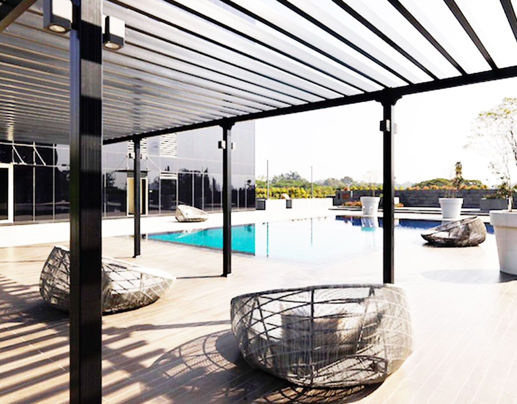 তবে এই ট্রাম্প টাওয়ারের মালিক ডোনাল্ড ট্রাম্প ভাবলে ভুল হবে। পঞ্চশীল রিয়্যালিটি অ্যান্ড ডেভেলপার্স লিমিটেডের হাতেই তৈরি হয়েছে এই বিরাট কমপ্লেক্স।