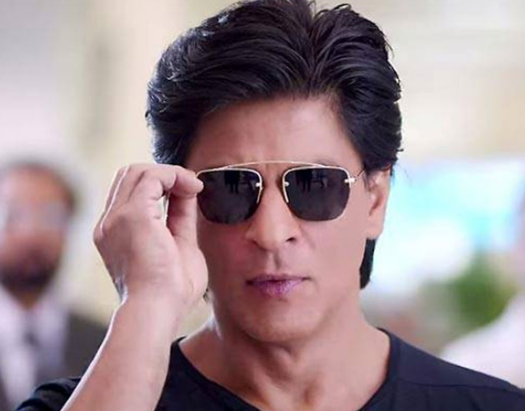 শাহরুখ খান: কিং খান খাওয়ার সময় সেলফি তোলা মোটেও পছন্দ করেন না। তাঁর অপছন্দের খাদ্য তালিকায় রয়েছে আইসক্রিম। তবে নানা রকম গ্যাজেট আর ভিডিয়ো গেমের প্রতি ‘আসক্ত’।