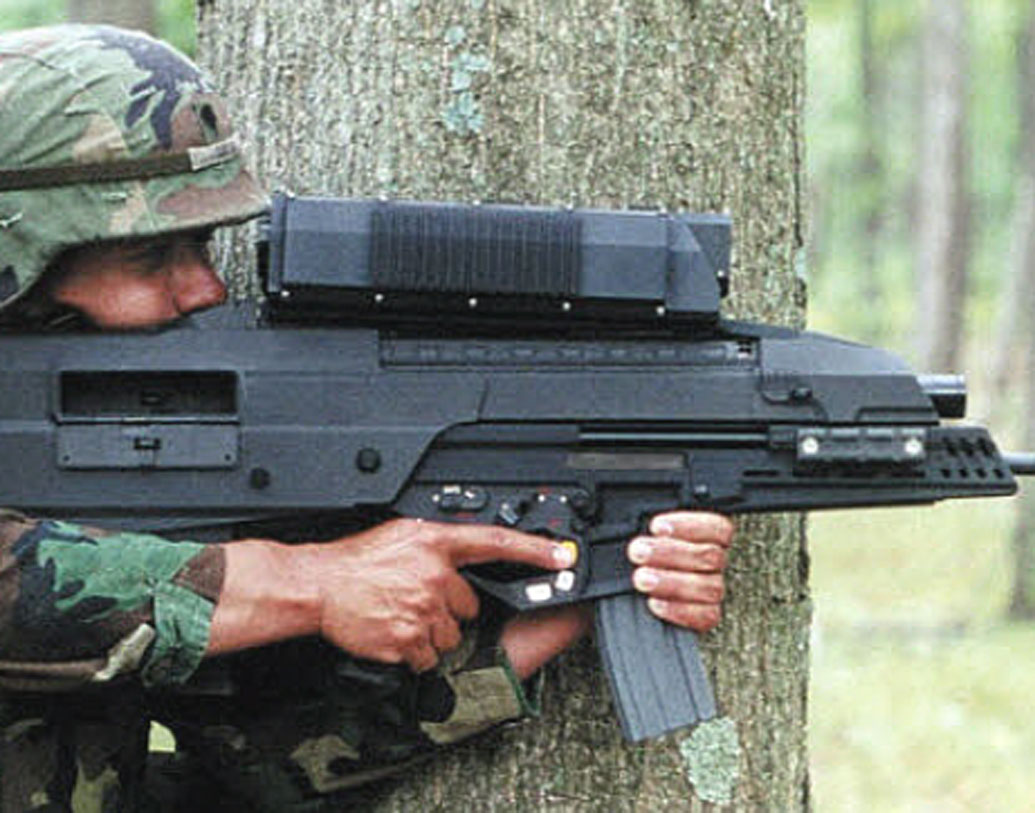 এক্সএম ২৯: মার্কিন সেনারা এই ঘাতক বন্দুকটি ব্যবহার করে। এটি সেমি-অটোমেটিক স্মার্ট গ্রেনেড লঞ্চার।এর বিশেষত্ব হল একই সময়ে দু’জায়গায় একসঙ্গে নিশানা বানানো যায়। যে কোনও চলমান বস্তুকে নিখুঁত ভাবে টার্গেট করতে এর জুড়ি মেলা ভার।