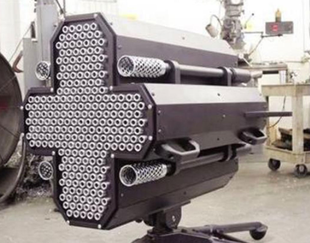 মেটাল স্টর্ম সেন্ট্রি গান: এক মিনিটে ১৬ লক্ষ গুলি বেরোয়। ৩৬০ ডিগ্রি ঘুরতে পারে পারে এই ঘাতক বন্দুক। এক সঙ্গে ২৪ হাজার লক্ষ্যবস্তুতে আঘাত হানতে পারে।