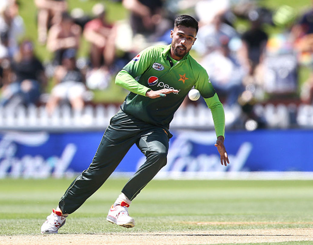 মহম্মদ আমির: বাঁ হাতি পাক পেসারের উপর দলের অনেকটাই ভরসা ছিল। কিন্তু, দলকে খুবই হতাশ করলেন। খারাপ পারফরম্যান্সের জন্য বাদও পড়েন দল থেকে।