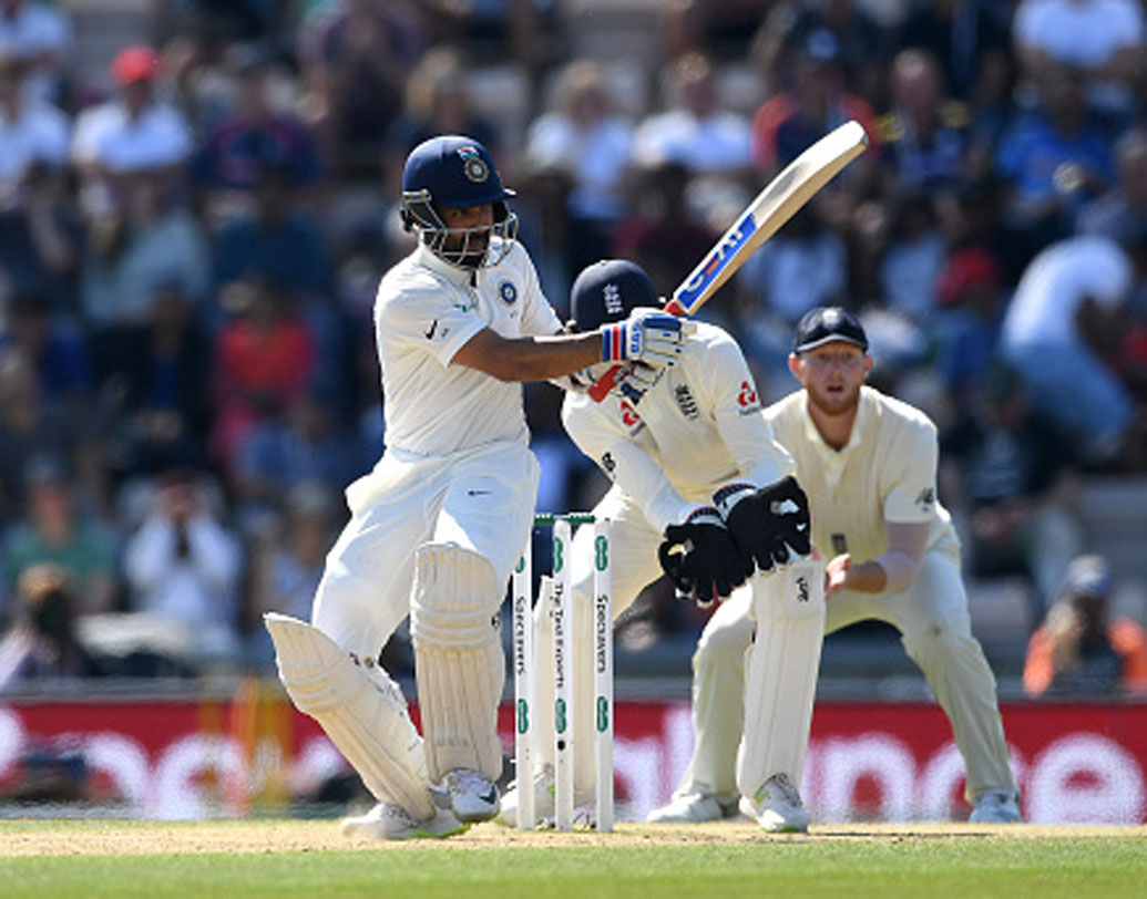 অজিঙ্ক রাহানে: টেস্টে প্রথম একাদশের গুরুত্বপূর্ণ সদস্য। গড় ৪৩-এর বেশি। কিন্তু, নব্বইটি এক দিনের ম্যাচ খেলে ফেলেছেন। গড় ৩৫-এর সামান্য বেশি। মাত্র তিনটি শতরান রয়েছে তাঁর।