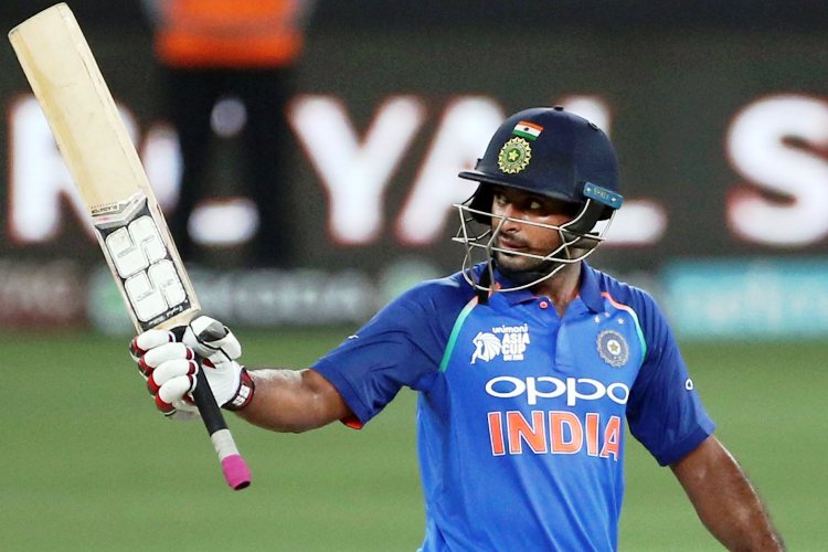 গত ম্যাচে চার নম্বরে নেমেছিলেন অম্বাতি রায়ুডু। হাতে রকমারি শট রয়েছে। চার নম্বরে বিরাটের পছন্দ তিনিই। মিডল অর্ডারে নিজের জায়গা পাকা করার সুযোগ পাচ্ছেন রায়ুডু। গত ম্যাচে রোহিতকে যোগ্য সঙ্গত দিয়েছেন। ২৬ বলে ২২ রানে অপরাজিত ছিলেন তিনি।