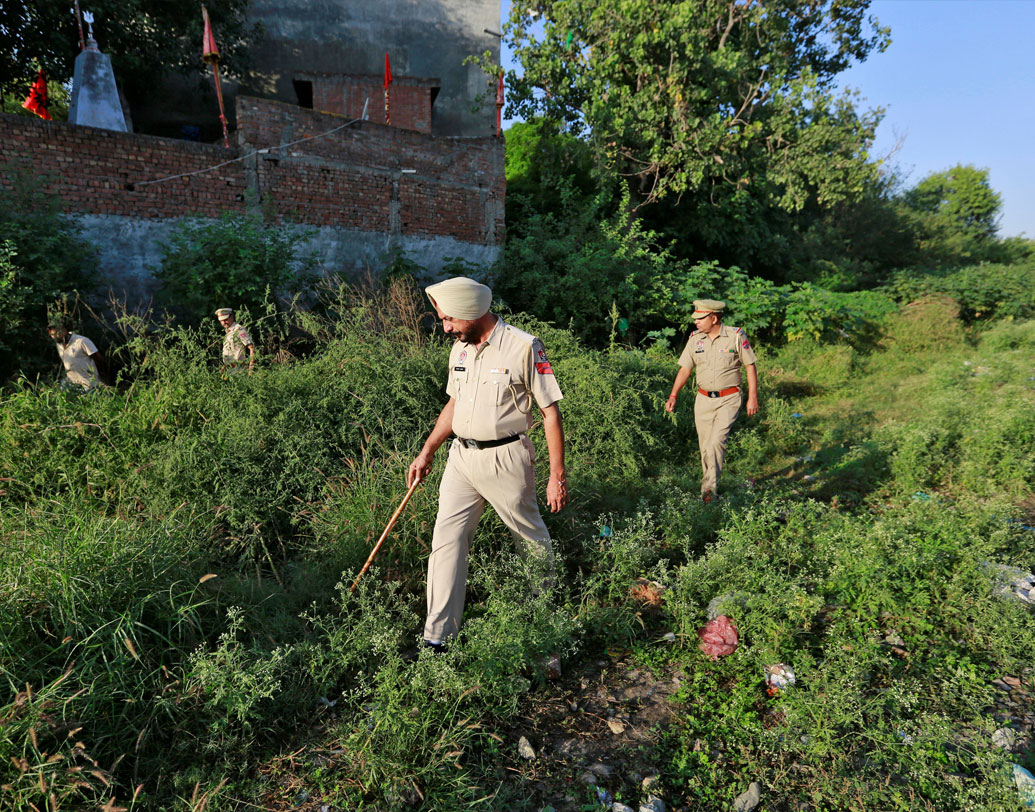 রেল বোর্ডের চেয়ারম্যান অশ্বিনী লোহানি জানিয়েছেন, রেল লাইনের এত কাছে অনুষ্ঠান হলেও তাঁদের কিছু জানানো হয়নি। ফলে রেলকর্মীদের কাছে কোনও বার্তা ছিল না।