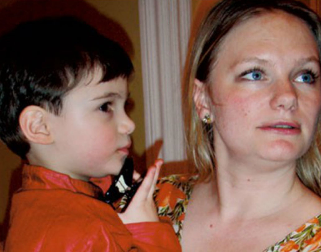 অমিতাভ বচ্চনকে নিয়ে একটি বই লিখে  শিরোনামে এসেছিলেন জেসিকা। তবে আমির খানের সঙ্গে তাঁর সম্পর্কের বিষয়টি নিয়ে চর্চা শুরু হতে না হতেই ধামাচাপা পড়ে যায়। ছেলে জানের জন্মের পর তাঁকে নিয়ে ব্রিটেন পাড়ি দেন জেসিকা।