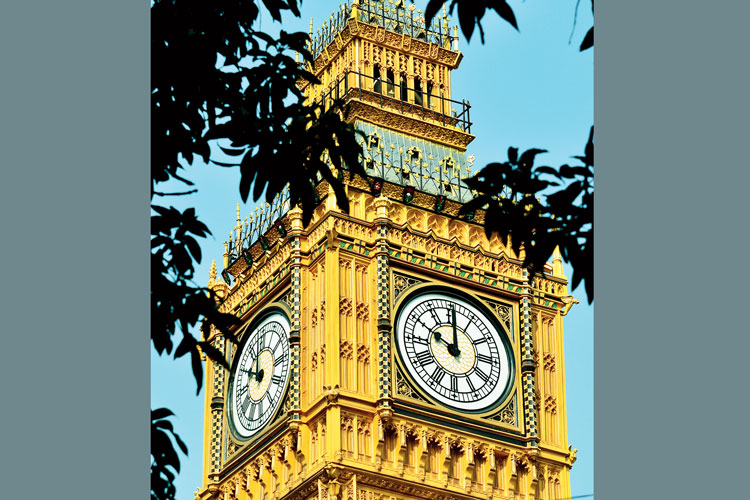 Watch tower was showing the wrong time during the Durga Puja