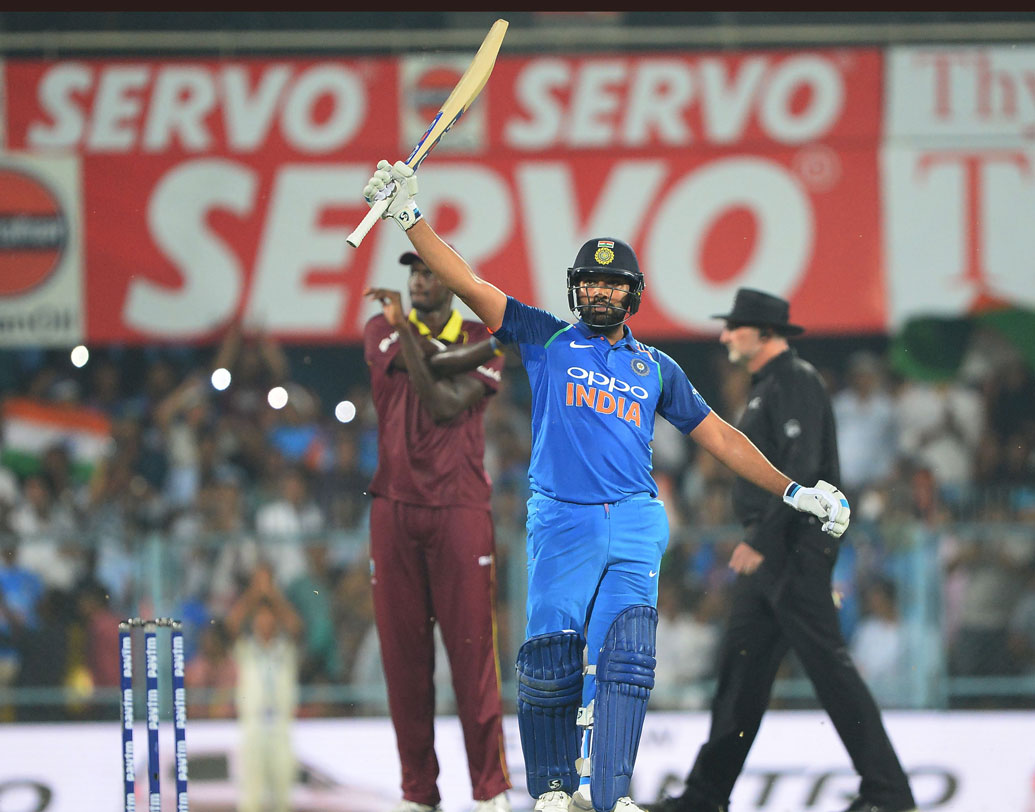 ক্যাপ্টেন কোহালি ও হিটম্যানের শতরানে বিধ্বস্ত হল ক্যারিবিয়ান শিবির। হিটম্যান একাই করলেন ১৫২ রান। ১১৭ বলে ১৫টি চার ও আটটি ছক্কার সুবাদে রোহিত শর্মা পেরোলেন দেড়শোর গণ্ডি। একদিনের ম্যাচে সবচেয়ে বেশি বার ১৫০ রানের গণ্ডি পেরোনের রেকর্ডও গড়লেন। ভারতের জয়ের অন্যতম স্তম্ভ তিনি।