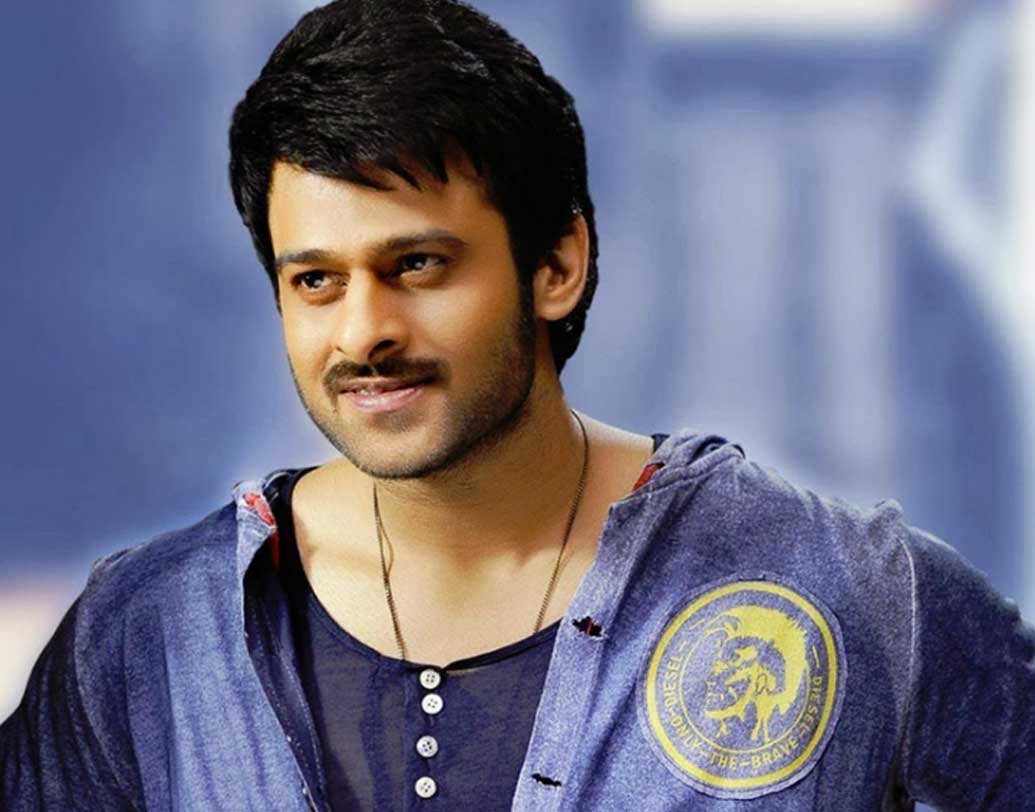 দক্ষিণী ফিল্ম ইন্ডাস্ট্রির সঙ্গে রক্তের সম্পর্ক প্রভাসের। অভিনেতার বাবা সত্যনারায়ণ রাজু ছিলেন প্রযোজক। আর নামজাদা তেলুগু অভিনেতা কৃষ্ণম রাজু প্রভাসেরই কাকা।