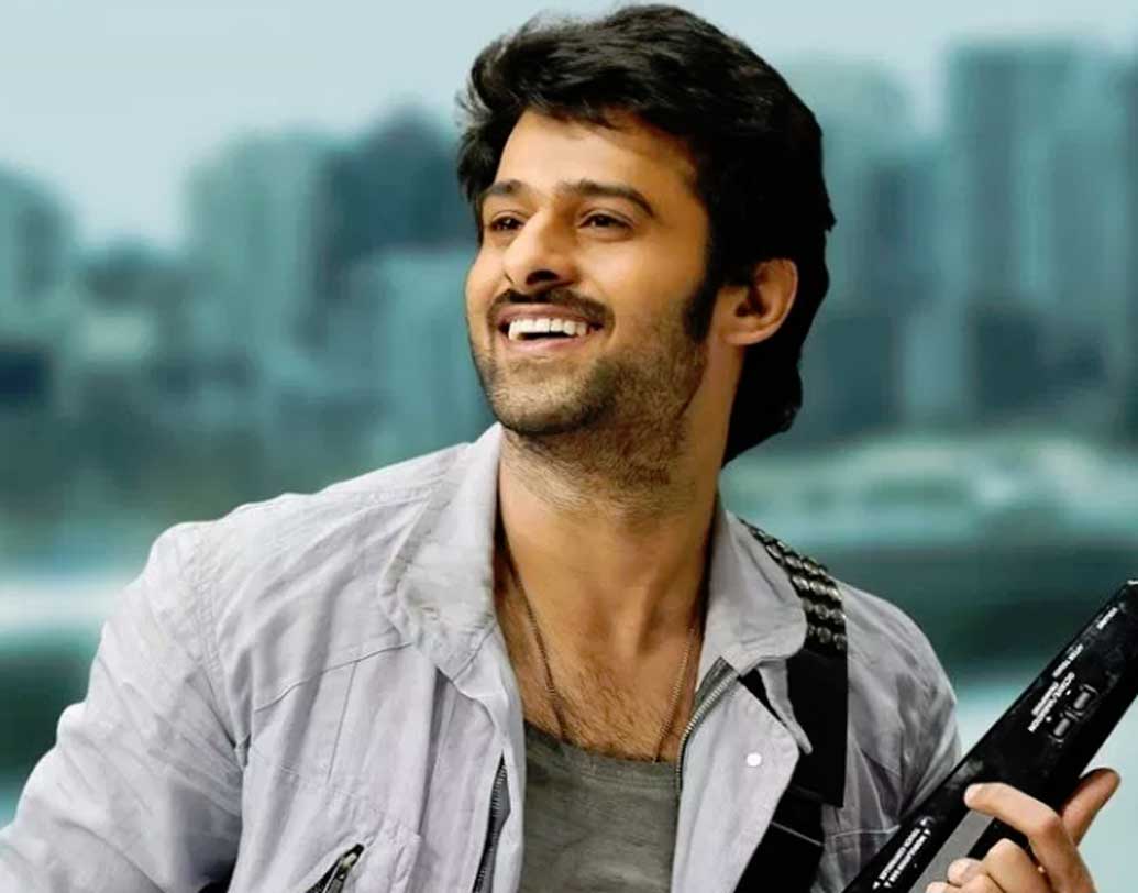 জীবনে অভিনেতা হওয়ার কোনও ইচ্ছেই ছিল না প্রভাসের। বরাবরই একজন রেস্তরাঁর মালিক হতে চেয়েছিলেন প্রভাস। কিন্তু কেন জানেন? কারণ, প্রভাসের প্রিয় খাবার বাটার চিকেন আর বিরিয়ানি। আর নিজের রেস্তরাঁ হলে সব সময়েই তিনি বাটার চিকেন আর বিরিয়ানি খেতে পারবেন।