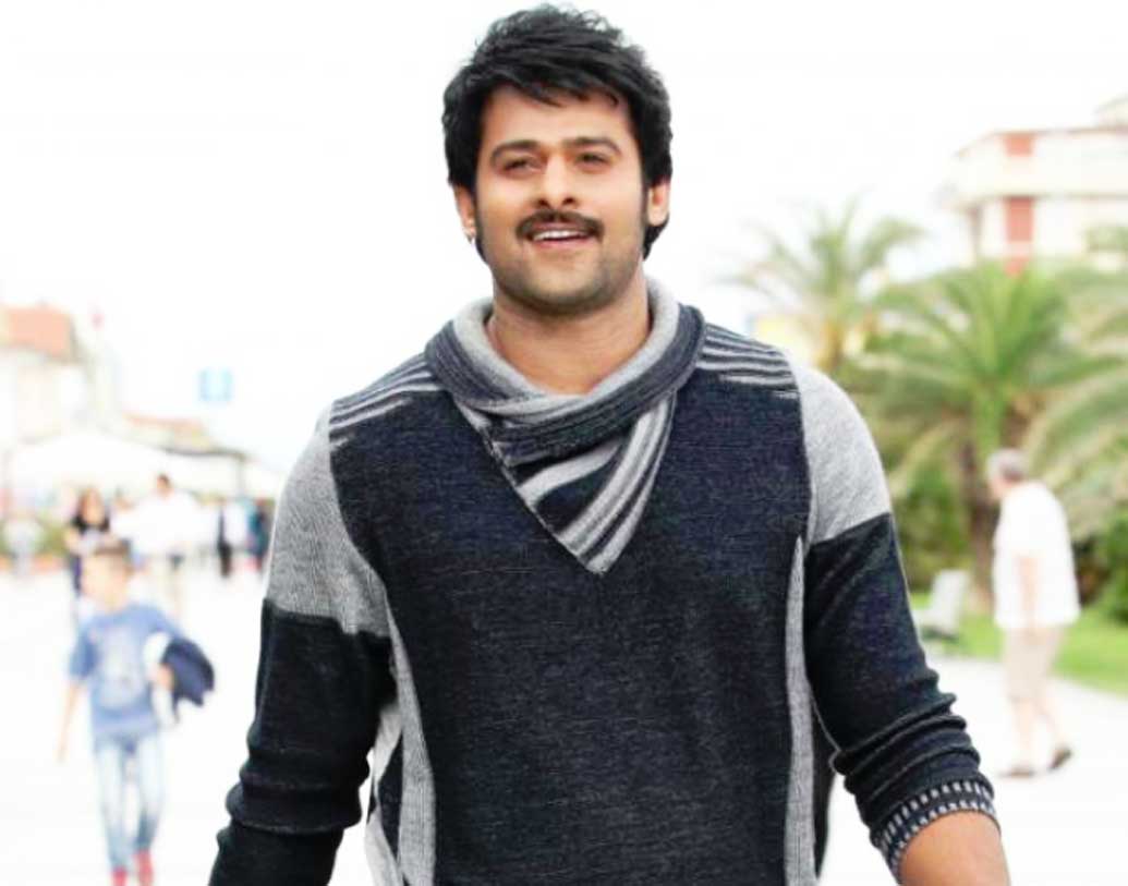 প্রভাসের পছন্দের বেড়াতে যাওয়ার জায়গা লন্ডন। তাই ‘বাহুবলী’ সিরিজের শুটিং শেষ করেই লন্ডন পাড়ি দিয়েছিলেন অভিনেতা।