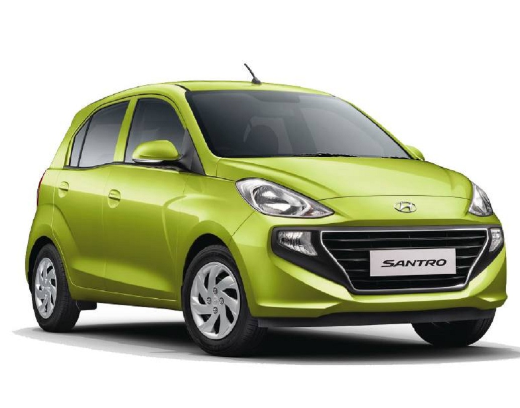 স্যান্ট্রো এরা
স্যান্ট্রো এরার দাম ৪ লক্ষ ২৫ হাজার টাকা। পেট্রল চালিত গাড়ি এটি। লিটার প্রতি ২০.৩ কিলোমিটার মাইেলেজ মিলবে। মোট ৫টি গিয়ার রয়েছে। চালক-সহ ৫ জন বসতে পারবেন। ইঞ্জিনের ক্ষমতা ডি-লাইটের মতোই ১০৮৬ সিসি।