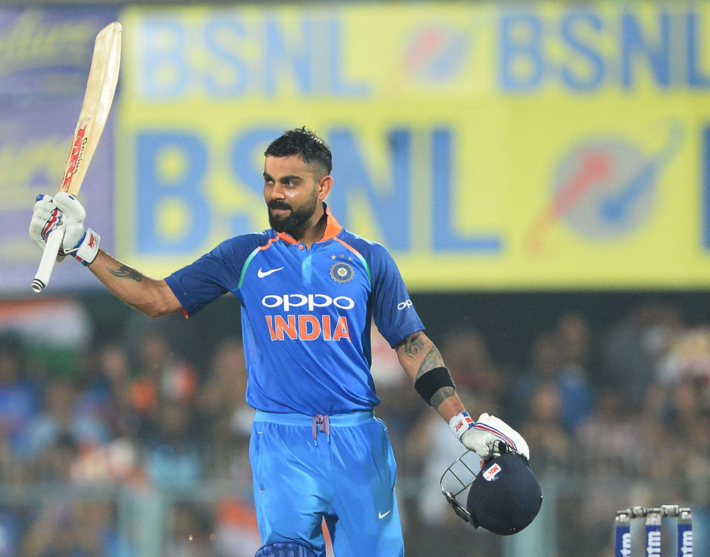 কোহালির ধারাবাহিকতা, স্ট্রোক প্লে, রান তাড়া করার ক্ষমতা কে না জানে। ওয়েস্ট ইন্ডিজের সঙ্গে একদিনের সিরিজে প্রথম ম্যাচেই অধিনায়ক বিরাট কোহালি ১০৭ বলে ১৪০ রান করেছেন। তিনি তিন নম্বরে নামবেন।