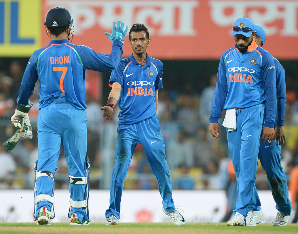 যুজবেন্দ্র চাহাল ১০ ওভারে মাত্র ৪১ রান দিয়ে তুলে নিয়েছেন তিনটি উইকেট। জেসন হোল্ডার ও স্যামুয়েলসেকে প্যাভিলিয়নে পাঠান তিনিই। আট নম্বরে থাকার কথা তাঁর।