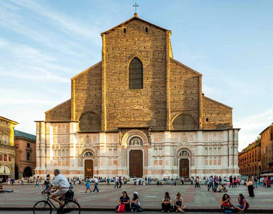 সাইকেল ছাড়া কিছু ক্ষেত্রে গণ পরিবহণ ব্যবহার করলেও মিলতে পারে বিয়ারের বোতল।