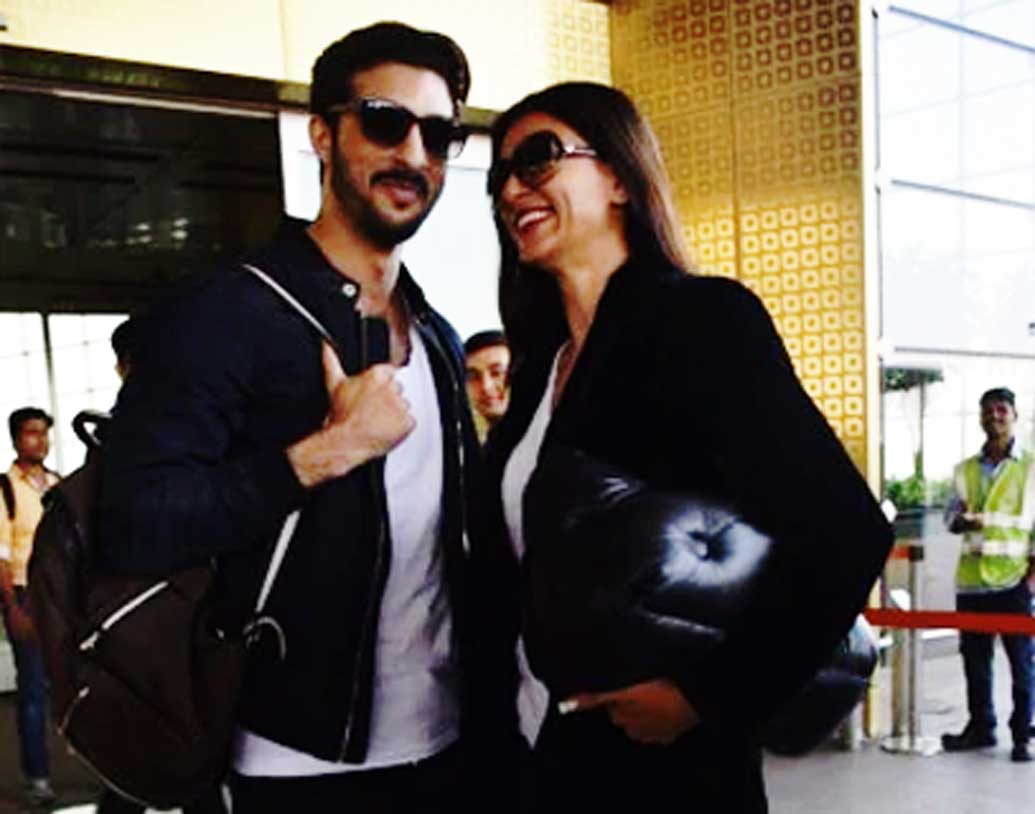 কিছু দিন আগেই সুস্মিতার সঙ্গে এক ব্যক্তির সম্পর্ক নিয়ে খুব হইচই শুরু হয় সংবাদমাধ্যমে। সেই ব্যক্তি এক জন মডেল। নাম রোহমান শল।