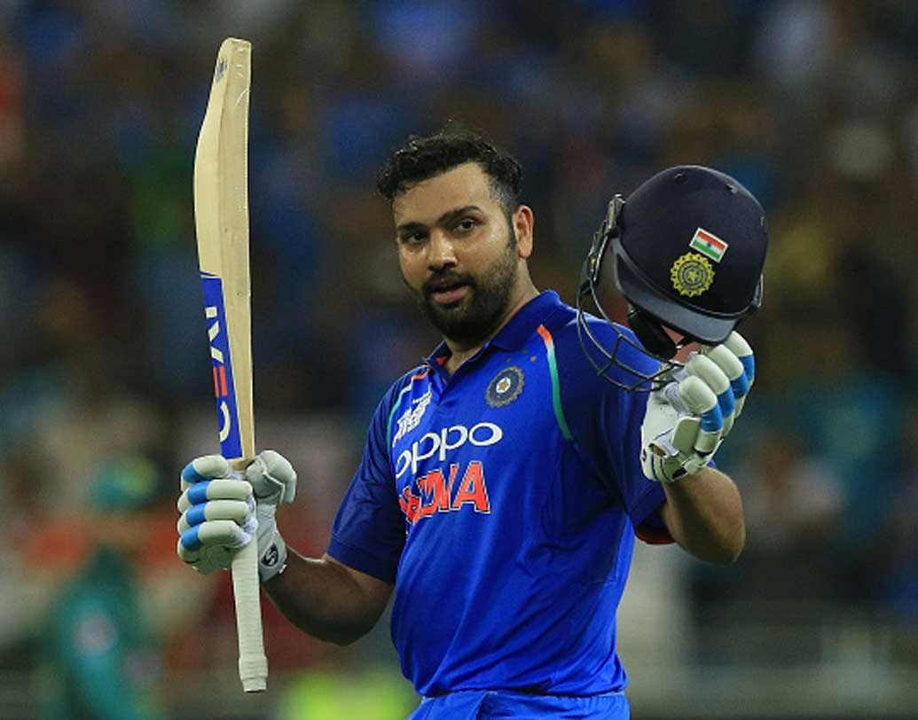 রোহিত শর্মা: প্রথম এক দিনের ম্যাচে শতরান করলেও দ্বিতীয় ম্যাচে সফল হননি। যদিও দল থেকে বাদ পড়ার কোনও প্রশ্নই ওঠে না। তৃতীয় ম্যাচে ওপেনার রোহিতের ব্যাটের দিকে তাকিয়ে থাকবে টিম ইন্ডিয়া।