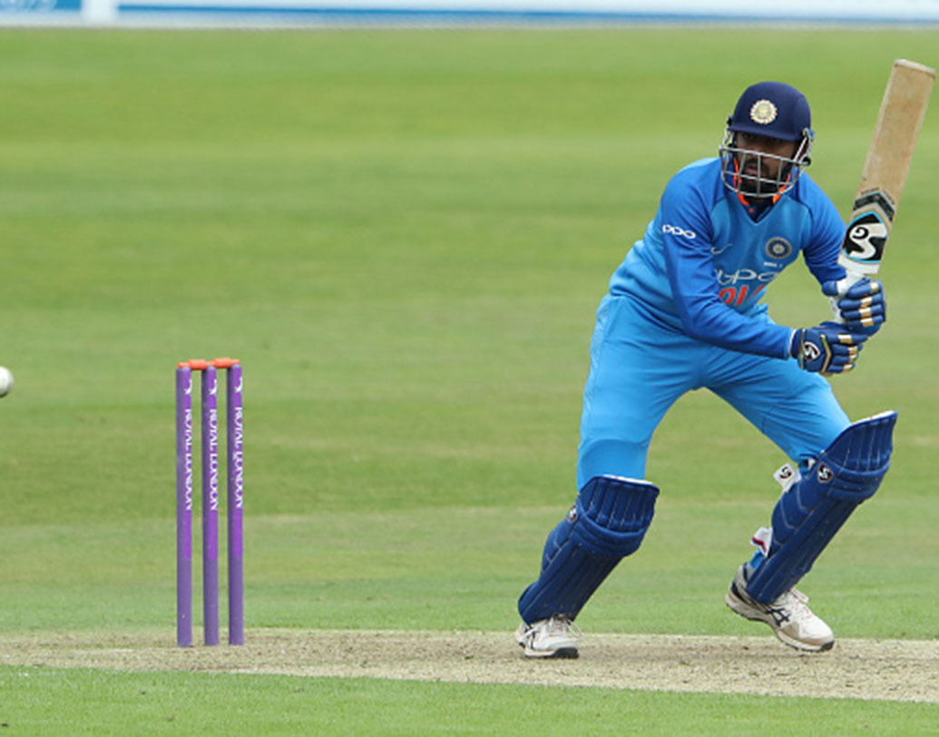 ক্রুণাল পাণ্ড্য: সিনিয়র ক্রিকেটারদের বিশ্রাম দেওয়ায ভাগ্য খুলেছে। আগামী দিনে ভারতীয় দলের নিয়মিত সদস্য হতে হলে সুযোগ কাজে লাগাতে হবে।