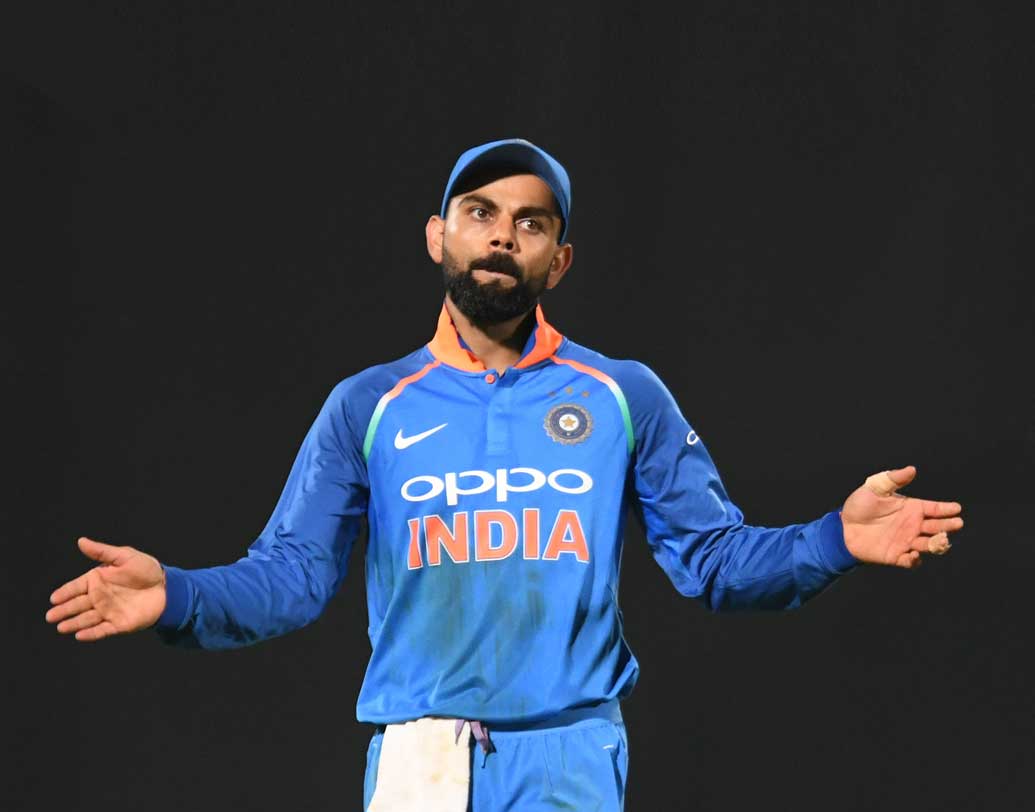 ২০১০ সালে মুম্বইয়ের বিরুদ্ধে আরসিবি-র ম্যাচ। চ্যাম্পিয়ন্স লিগের সেই ম্যাচে আরসিবির সামনে ১৬৬ রানের টার্গেট দেয় মুম্বই।