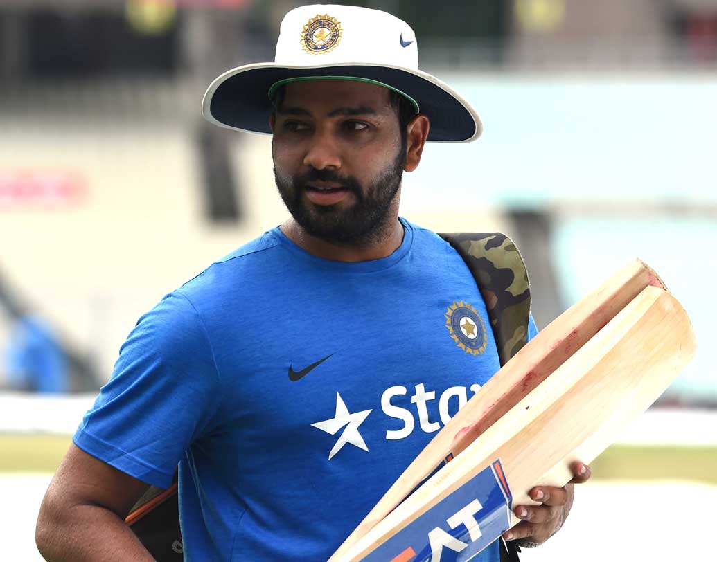 রোহিত শর্মা: প্রথম এক দিনের ম্যাচে শতরান করলেও দ্বিতীয় ম্যাচে সফল হননি। যদিও দল থেকে বাদ পড়ার কোনও প্রশ্নই ওঠে না। আজ ওপেনার রোহিতের ব্যাটের দিকে তাকিয়ে থাকবে টিম ইন্ডিয়া।