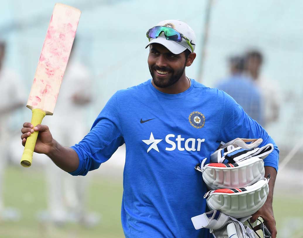 রবীন্দ্র জাদেজা: অলরাউন্ডার জাদেজা দলের গুরুত্বপূর্ণ সদস্য। বল-ব্যাটের পাশাপাশি জাদেজার ফিল্ডিংও দলের গুরুত্বপূর্ণ সম্পদ। আজকের ম্যাচে জাদেজার ভূমিকা গুরুত্বপূর্ণ হতে পারে। 