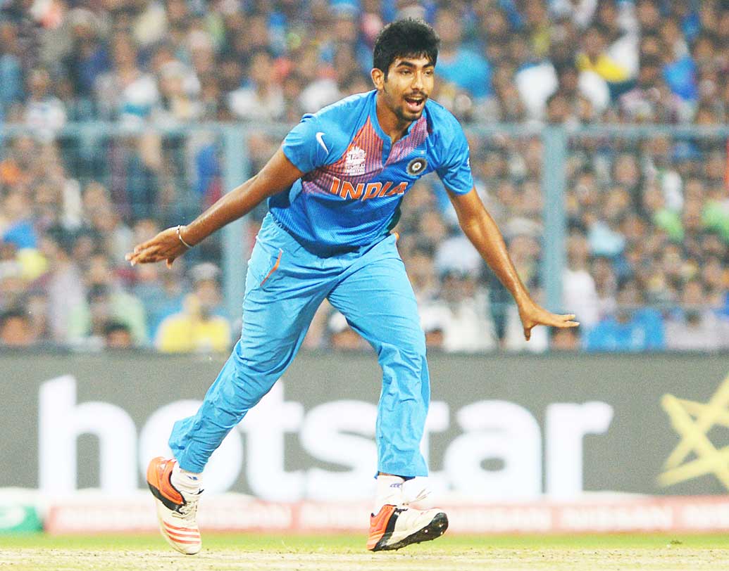 যশপ্রীত বুমরা: প্রথম একাদশে ফিরছেন বুমরাও। ফলে পেস আক্রমণের ভারসাম্য বাড়বে। প্রথম দু’টি ম্যাচে বুমরা-ভুবির অভাব বোঝা গিয়েছে।