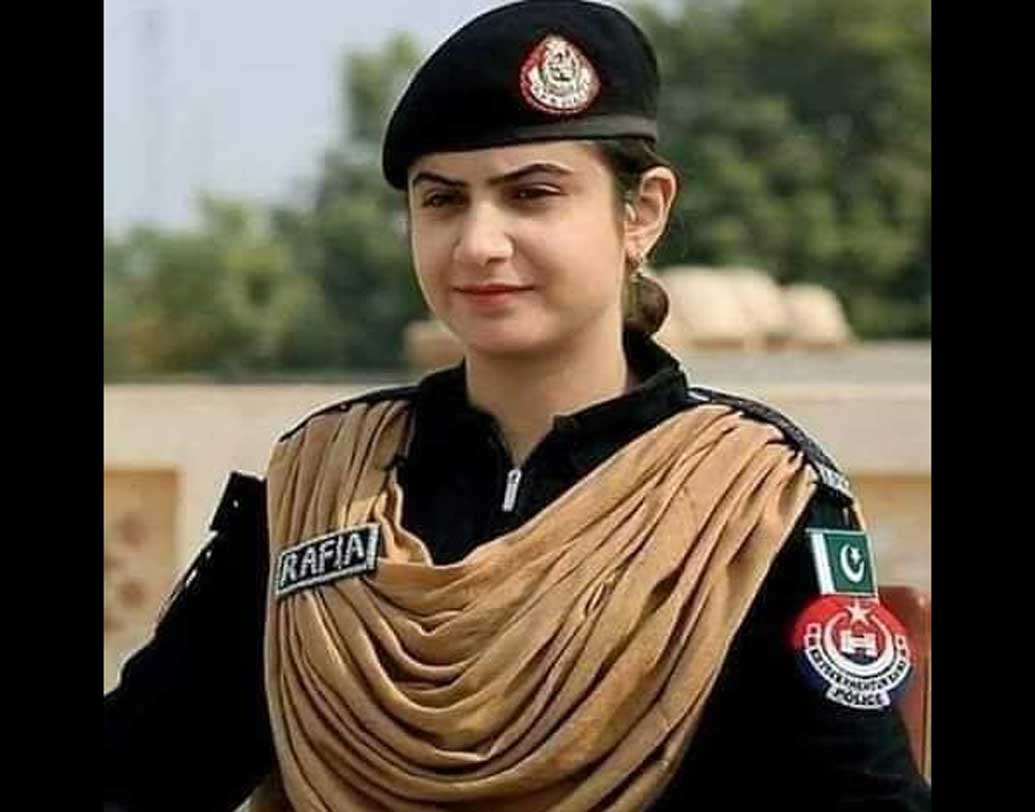 রাফিয়া বেগের নেতৃত্বেই চলে এই অভিযান। আসলে এঁরা প্রত্যেকেই  পাক ‘অ্যান্টি নারকোটিকস ফোর্স’ (এএনএফ)-এর মহিলা অফিসার।
