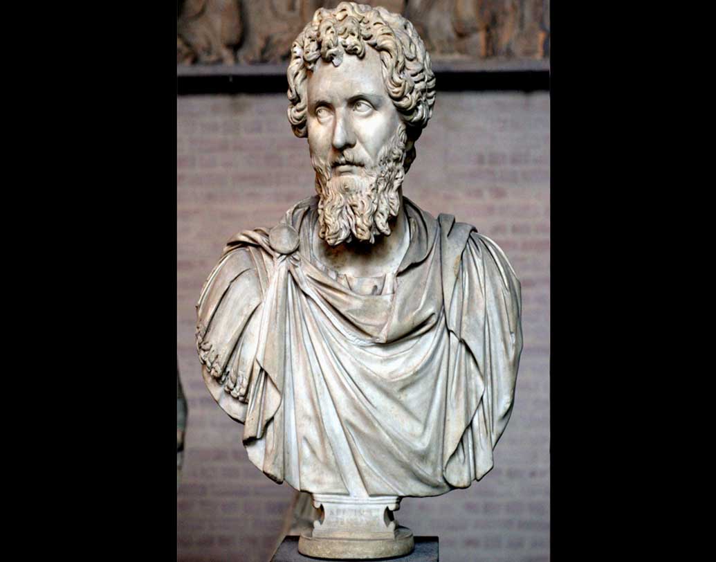 ওই মুদ্রার একপিঠে ছিল রোমান সম্রাট সেপ্টিমিয়াস সেভেরাসের ছবি। অন্য দিকে ছিল ভাগ্যের দেবী ফরচুনাসের ছবি। ২১১ সালে ইয়র্কে মৃত্যু হয় সেভেরাসের। এই তথ্যগুলির মাধ্যমেই সোনার পাতটি সম্পর্কে জানা সম্ভব হয়েছে।