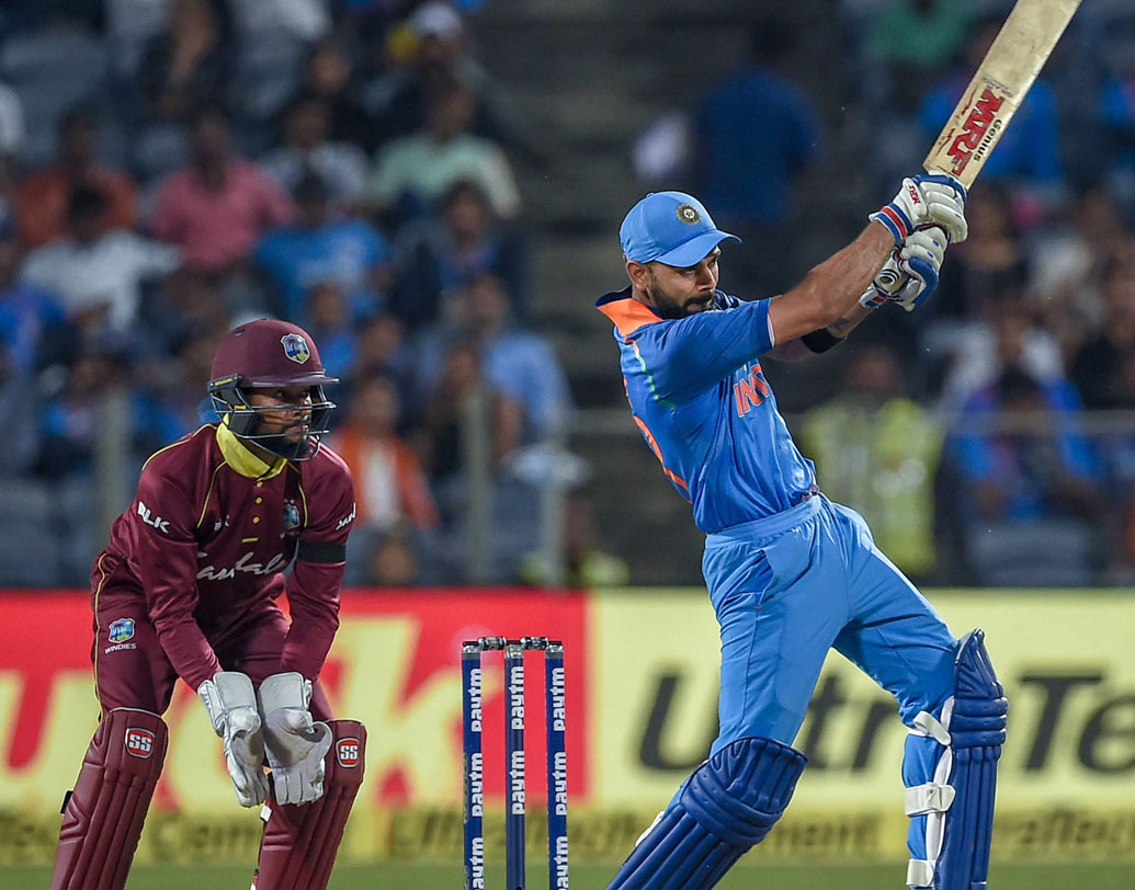 ভারতীয় দলের অতিরিক্ত কোহালি নির্ভরতা। দলটা বড্ড বেশি অধিনায়ক নির্ভর হয়ে গিয়েছে। এক সময় সচিন তেন্ডুলকরের উপর এমনই নির্ভরশীল হয়ে পড়েছিল ভারতীয় দল। সেই ছবিই আবার যেন ফিরে আসছে ভারতীয় দলে।