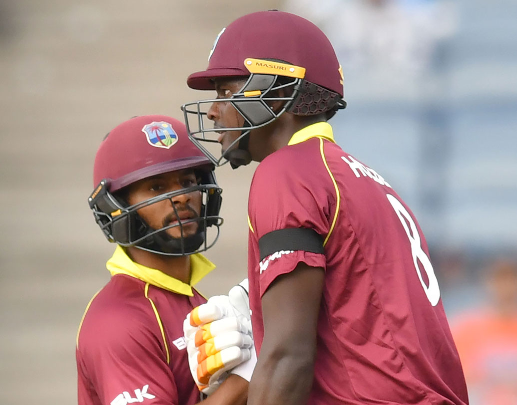 ওয়েস্ট ইন্ডিজের লোয়ার ওর্ডারকে বাগে আনতে না পারার ব্যর্থতা। ভারতীয় বোলাররা শুরুটা ভাল করেছিলেন। কিন্তু শেষ দিকে প্রচুর রান দিয়ে ফেলেন ভুবনেশ্বররা। সেটাই তফাৎ গড়ে দেয়। যেমন, ভুবি শুরুটা ভালই করেছিল। কিন্তু শেষে প্রচুর মার খেয়ে যান।