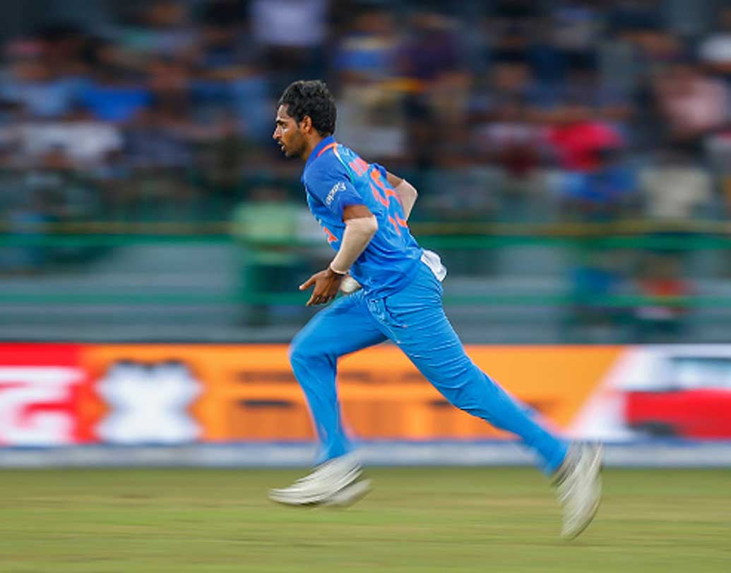 ভুবনেশ্বর কুমার: চোট মুক্ত হয়ে বিশ্রাম নিয়ে দলে ফিরছেন ভুবনেশ্বর কুমার। টিম ইন্ডিয়ার পেস আক্রমণের অন্যতম ভরসা ভুবনেশ্বর। গত ম্যাচে প্রথম দিকে ভাল বল করলেও শেষ দিকে অসহায় লেগেছে। আজ কি পুরনো ভুবিকে পাওয়া যাবে, সেটাই দেখার।