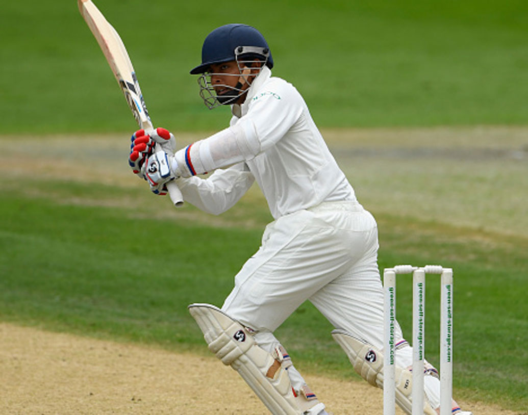 পৃথ্বী শ: তাঁর সঙ্গে এই টেস্টে ওপেনের সম্ভাবনা রয়েছে পৃথ্বী শ-য়ের। অভিষেক হতে চলেছে তাঁর। ভারতীয় ক্রিকেটের উঠতি প্রতিভার দিকে নজর রয়েছে ক্রিকেট মহলের।