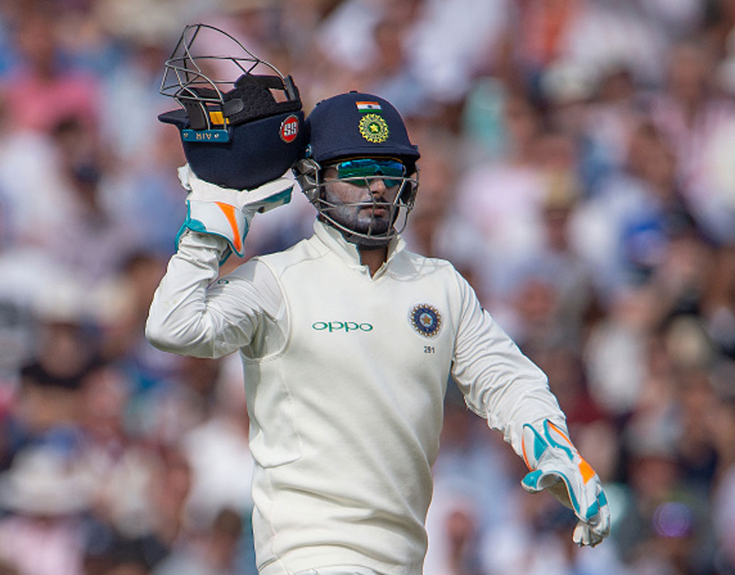 ঋষভ পন্থ: উইকেটকিপার-ব্যাটসম্যান হিসাবে দলে জায়গা পেলেন পন্থ। যদিও ইংল্যান্ড সিরিজে সেভাবে সফল হননি।কিন্তু ক্যাপ্টেন ভরসা রাখছেন তাঁর উপরেই।