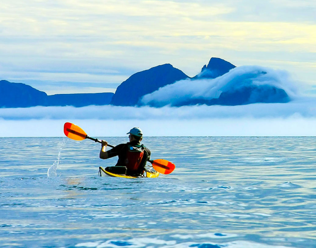 পরিবেশের কথা মাথায় রেখে হোটেলে গাড়ি নিয়ে ঢোকার অনুমতি দেওয়া হবে না। শুধুমাত্র কায়াক অথবা নৌকা করেই যেতে পারবেন পর্যটকরা। বোরো শহর থেকে হোটেলে যাওয়ার জন্য এনার্জি নিউট্রাল বোট শাটলের ব্যবস্থাও থাকবে বলে জানা গিয়েছে।