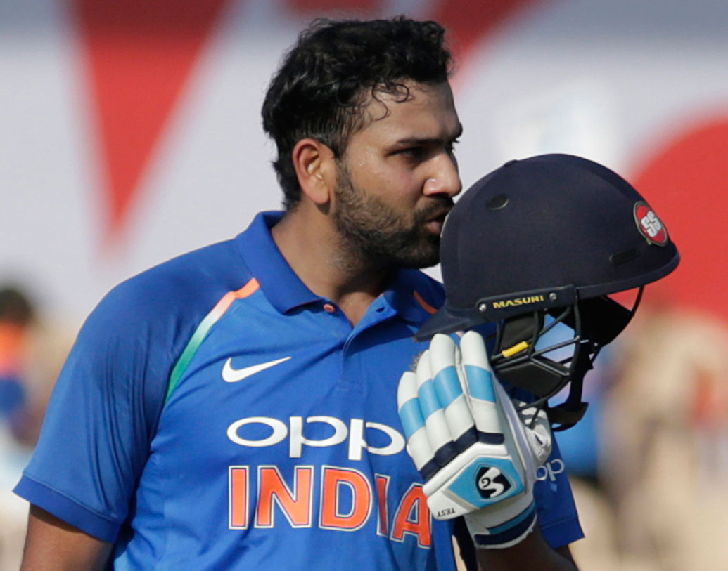 চতুর্থ একদিনের ম্যাচে ১৬২ রান করেছেন রোহিত। ওয়েস্ট ইন্ডিজের বিরুদ্ধে এটাই কোনও ভারতীয় ব্যাটসম্যানের দ্বিতীয় সর্বোচ্চ রান। তাঁর আগে রয়েছেন বীরেন্দ্র সহবাগ। তিনি ২১৯ রান করেছিলেন ২০১১ সালে।