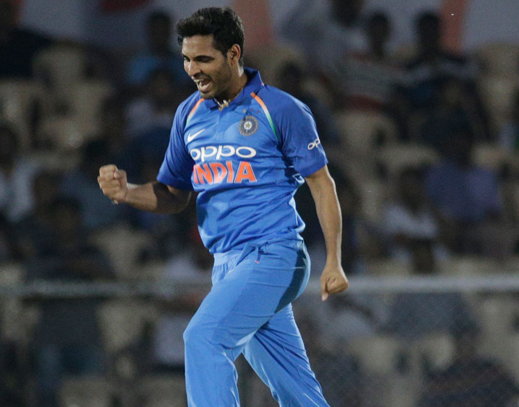 ভারতীয় বোলিং: ব্যাটিংয়ের শুরুতেই ওয়েস্ট ইন্ডিজকে ধাক্কা দেওয়ার কাজটা করে ফেলেন ভুবনেশ্বর কুমার। সঙ্গে যোগ হয় বুমরার টাইট বোলিং।