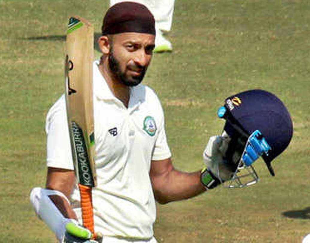 ফৈয়জ ফজল: অন্যতম ভাগ্যহীন ক্রিকেটার বলা চলে। মাত্র একটি ম্যাচে সুযোগ পেয়েছিলেন, করেছিলেন ৫৫ রান। কিন্তু, শিখর-রোহিতদের সাফল্য জাতীয় দলে ফজলের দরজা বন্ধ কার্যত বন্ধ করে দেয়।