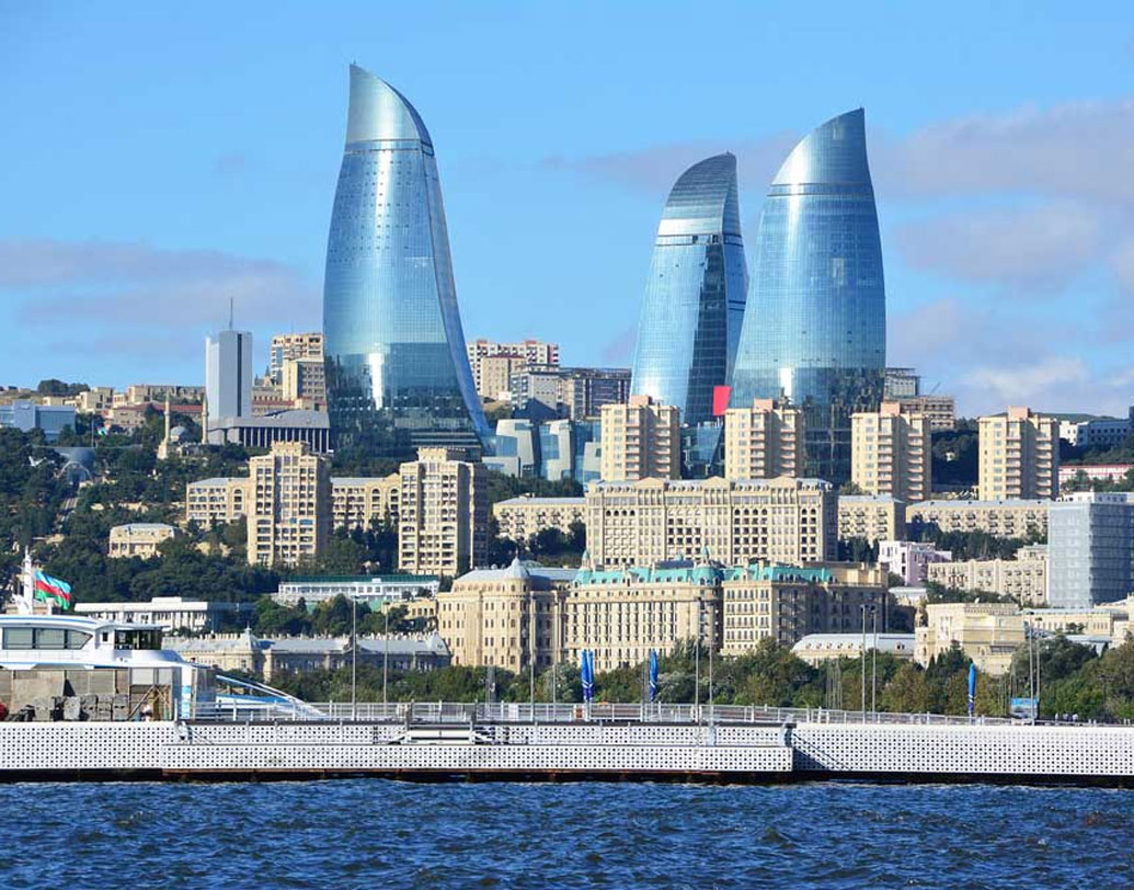 আজ়েরবাইজান: এই দেশে পেট্রলের দাম ভারতীয় মুদ্রায় ৩৪.৬৮ টাকা প্রতি লিটার।