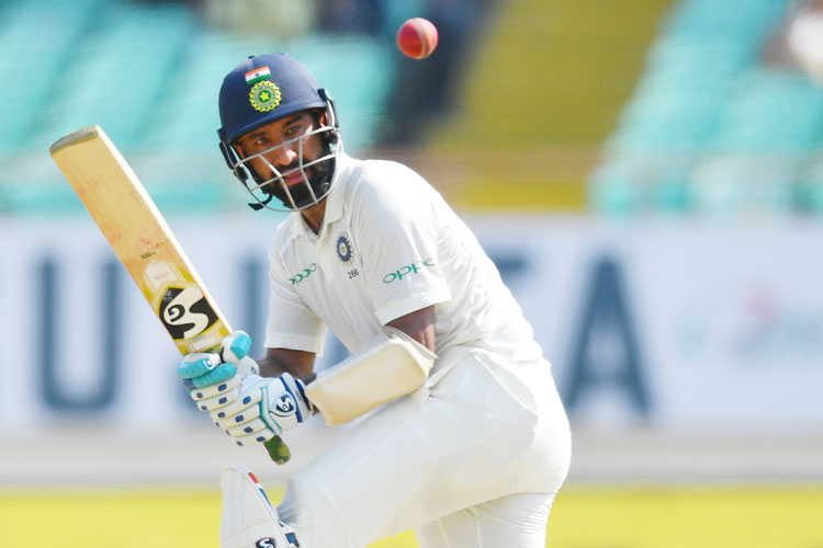 Today Cheteshwar Pujara carried a small water bottle in his pocket when batting dgtl