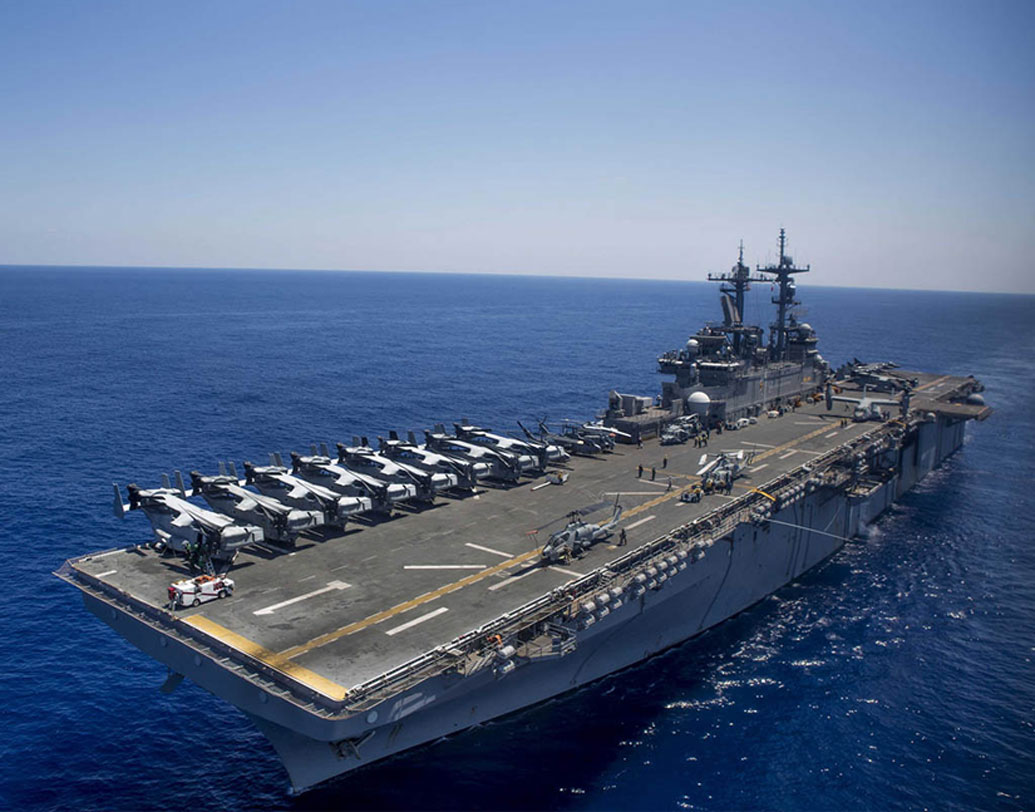 আমেরিকার ইউএসএস ওয়াস্প (এলএইচডি-১): এক স্কোয়াড্রন মার্কিন অত্যাধুনিক যুদ্ধবিমান এফ-৩৫বি বহন করার ক্ষমতা রয়েছে এটির। তবে অবতরণের ব্যবস্থা খুব একটা ভাল না, বলছেন বিশেষজ্ঞরাই। এই উভচর যুদ্ধজাহাজটি ২০০৪-২০১১ সাল পর্যন্ত কোনও কাজই করেনি। ‘এটা একটা হলো শিপ’, মিলিটারি টাইমসকে ২০১৩ সালেই জানিয়েছিলেন এক রাজনৈতিক বিশেষজ্ঞ।